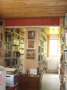 Roumanie : Bibliothèque du Prieuré Sfanta Cruce » (Stanceni)
